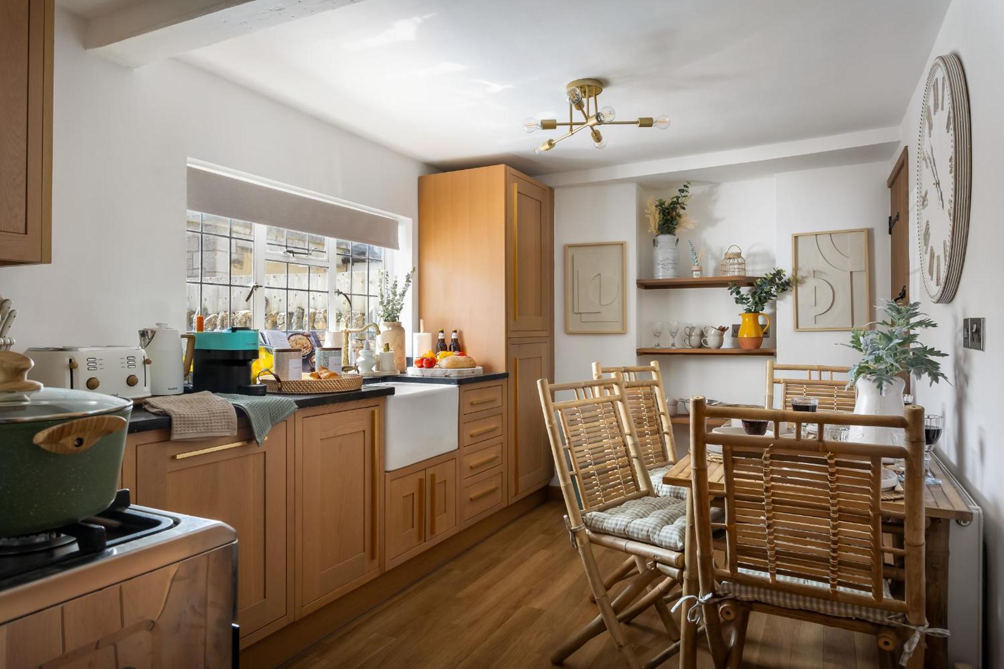 Broadway Scandi Chic Authentic Cottage Exterior photo